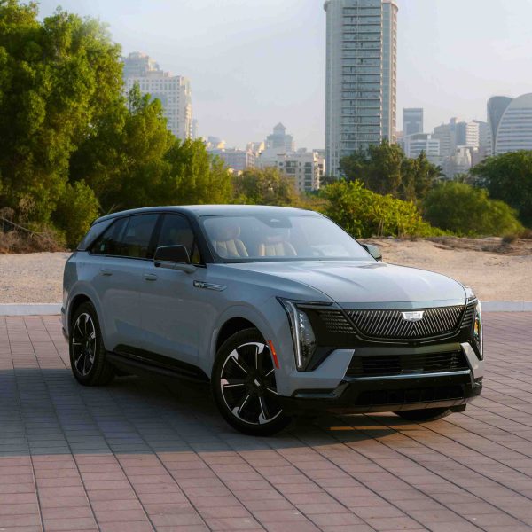 CADILLAC ESCALADE IQ