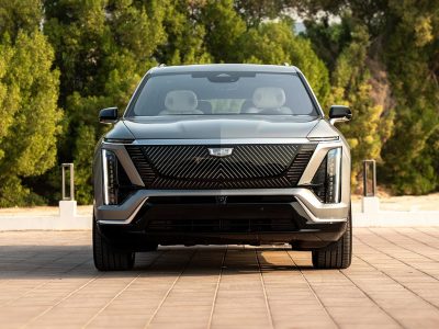 2026 Cadillac VISTIQ Front in Argent Silver